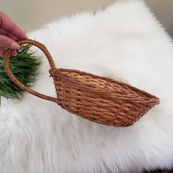 Rattan wicker basket side handle boho wall art - Picture 4 of 16